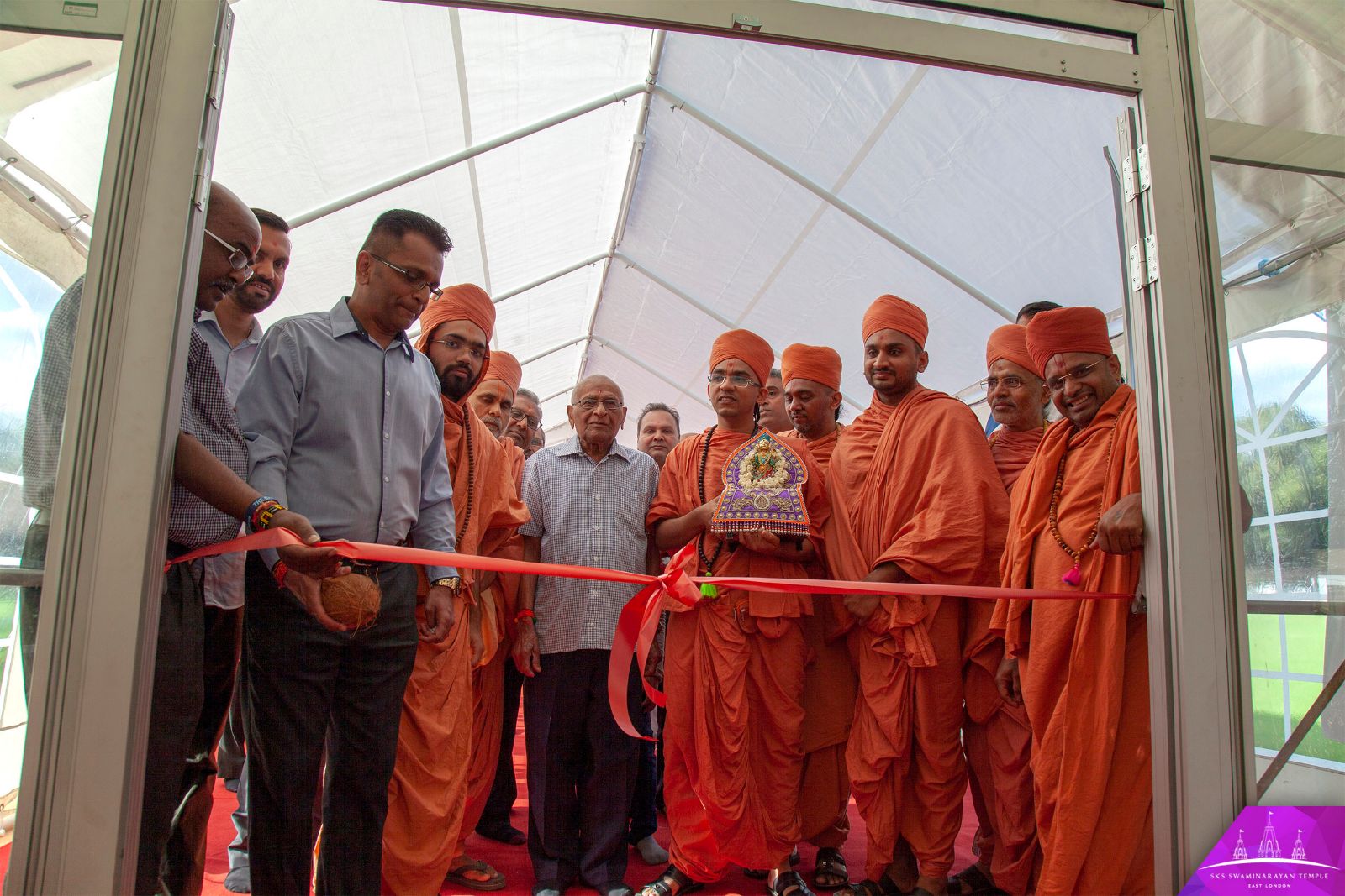 ©1987-2017 SKS Swaminarayan Temple East London